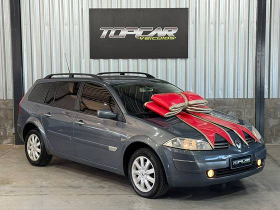 RENAULT MEGANE 1.6 DYNAMIQUE GRAND TOUR 16V FLEX 4P MANUAL RENAULT MEGANE 1.6 DYNAMIQUE GRAND TOUR 16V FLEX 4P MANUAL